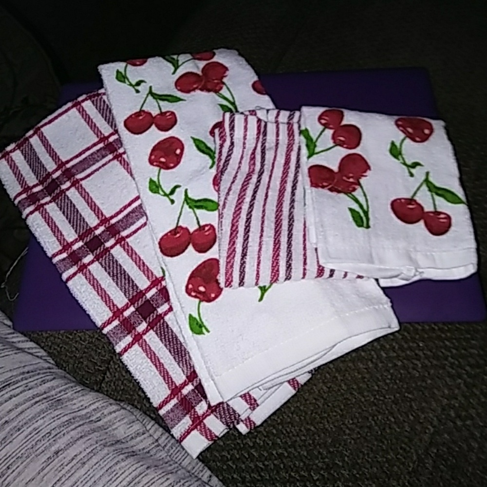 Kitchen towel set new without tags